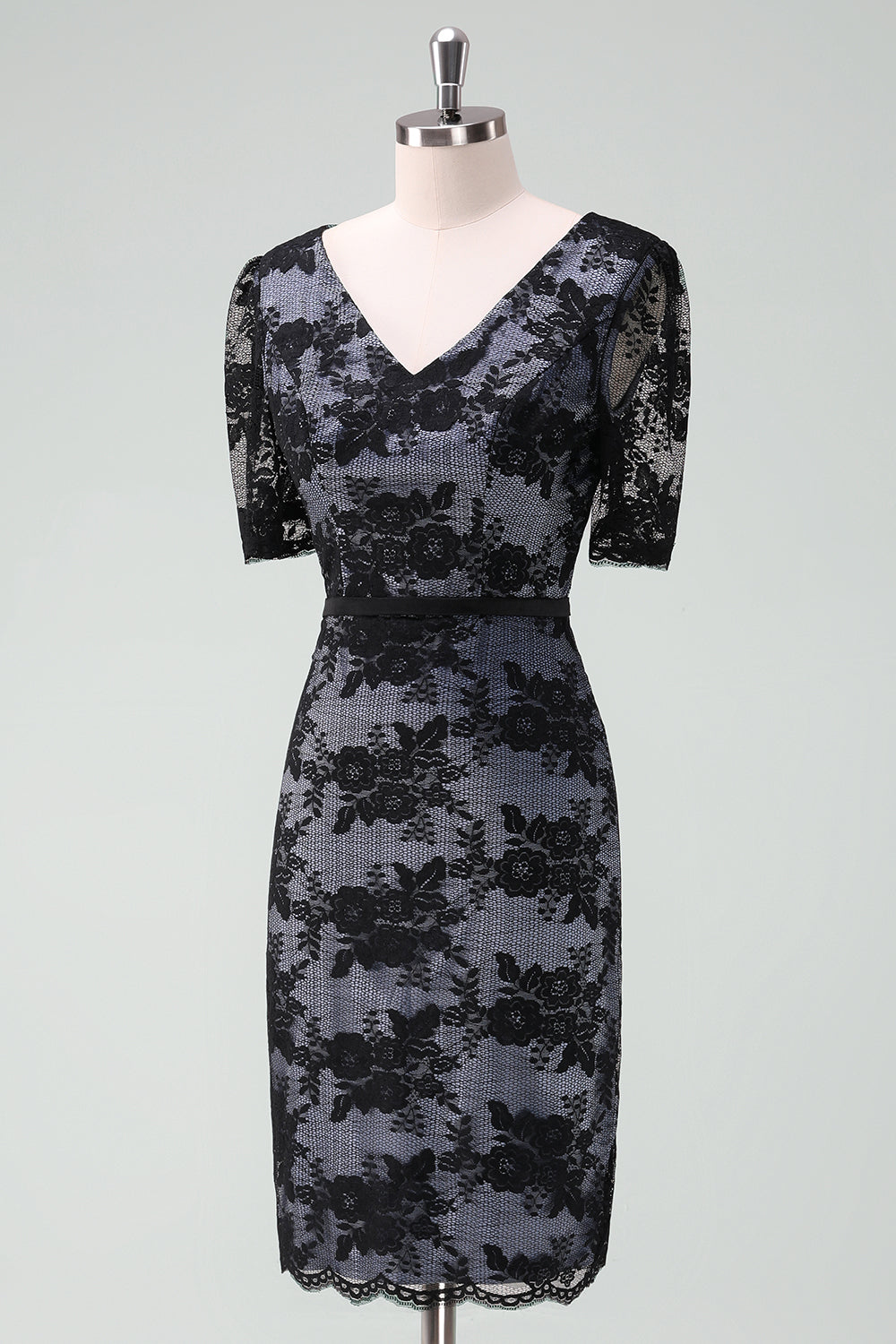 Black V-Neck Lace Sheath Mother of Bride Dress with Short Sleeves