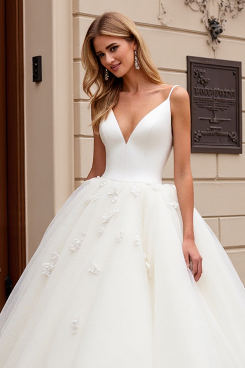 Ivory A-Line Spaghetti Straps Tulle Bridal Dress